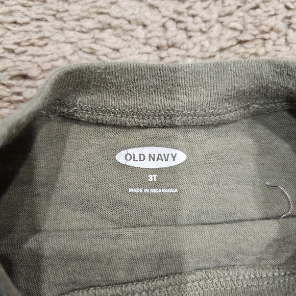 OLD NAVY Toddler's TShirt - Picture 2 of 3